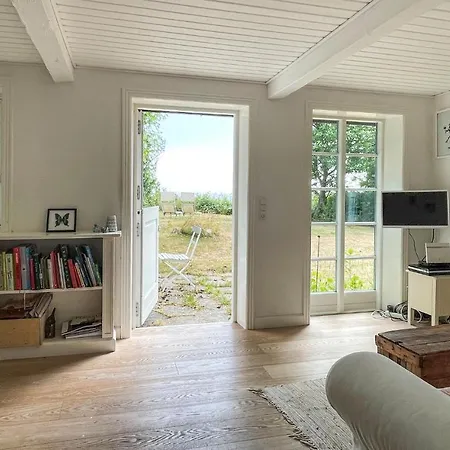 Holiday home Gorgeous In Aakirkeby With Wifi *